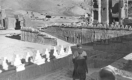 بازديد رضاخان از تخت جمشيد 