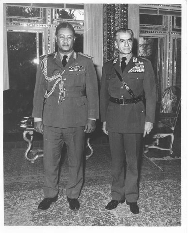 محمدرضا پهلوي و جعفرنميري رئيس رژيم سودان